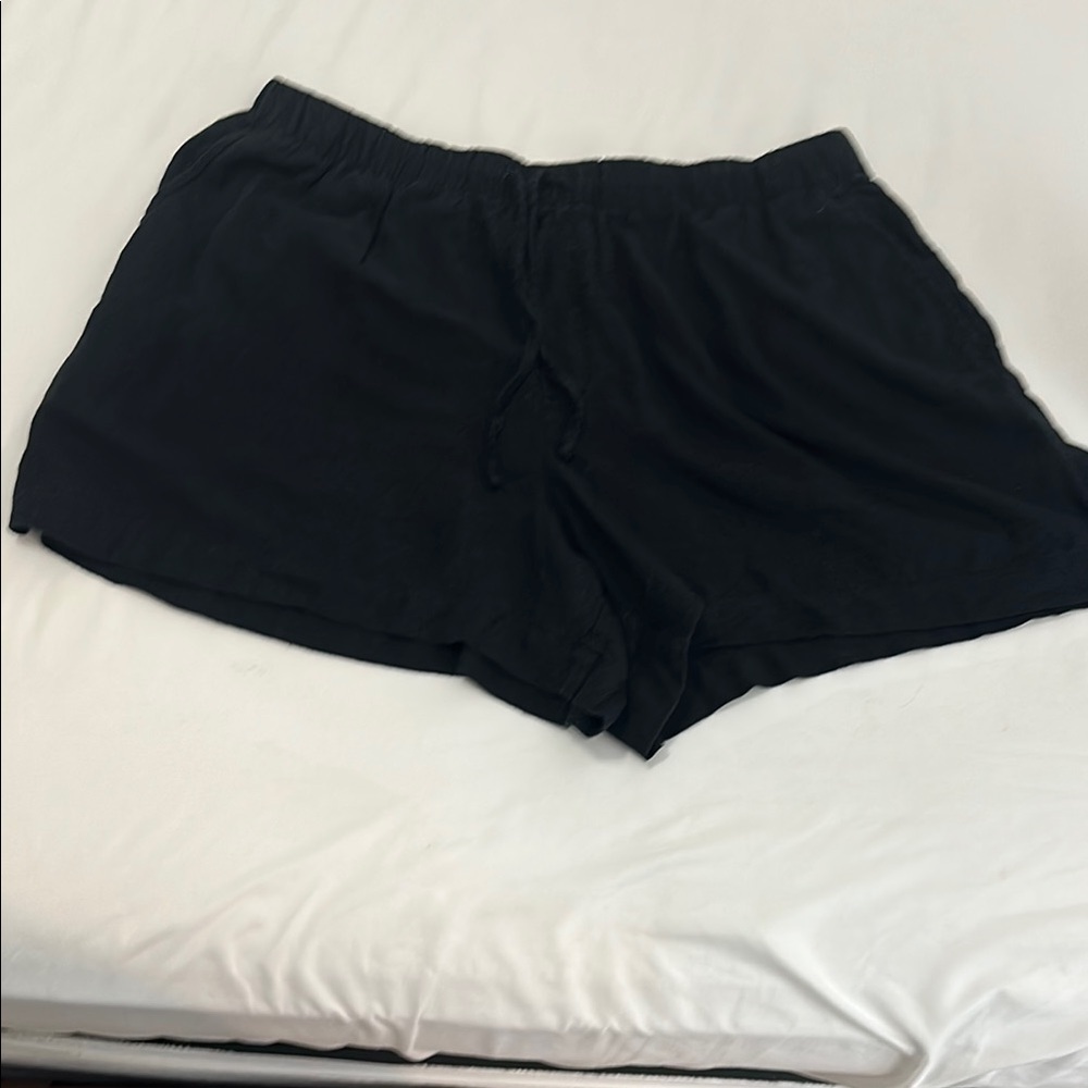 Women’s gap linen shorts size large